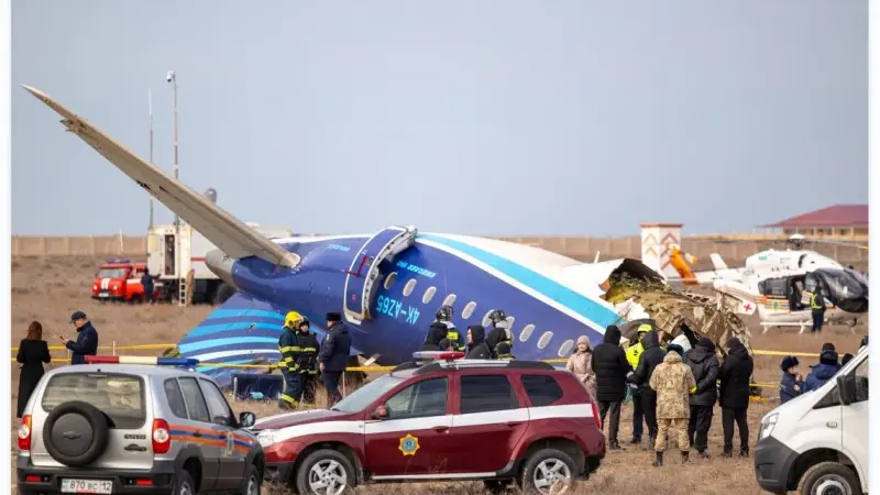 Momen Mengheningkan Cipta: Azerbaijan Bersatu dalam Doa untuk Para Korban Kecelakaan Pesawat di Kazakhstan