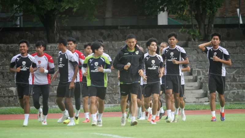 Skuad Timnas Indonesia menjalani sesi latihan terakhir di Stadion Manahan Solo jelang laga krusial melawan Filipina di Piala AFF 2024, Sabtu (21/12/2024)