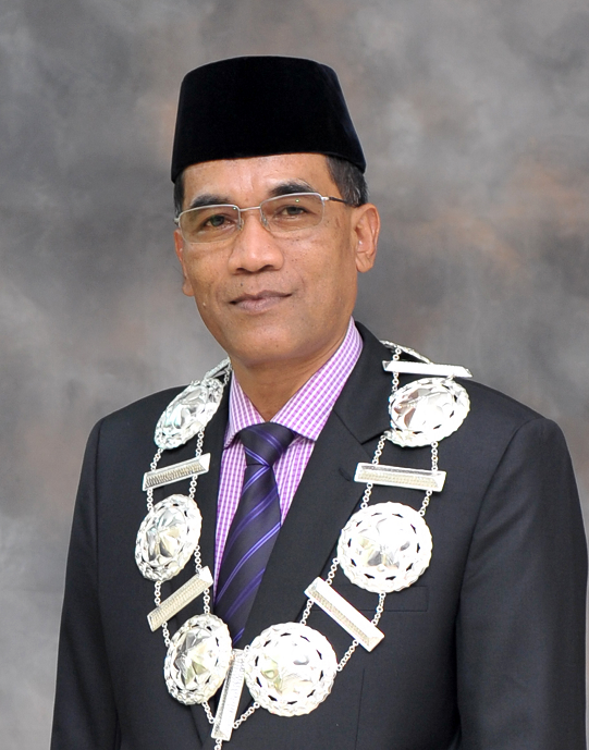 Dr. Drs. Syamsulrizal, M.Kes, Dekan Fakultas Keguruan dan Ilmu Pendidikan (FKIP) Universitas Syiah Kuala Banda Aceh, beliau menunjukkan komitmennya dalam mengembangkan pendidikan tinggi di bidang keguruan dan ilmu pendidikan. Sebagai seorang akademisi dan pemimpin fakultas, berperan penting dalam memajukan program-program pendidikan yang relevan dengan perkembangan zaman, serta berkontribusi dalam mencetak tenaga pendidik yang berkualitas di Aceh dan Indonesia