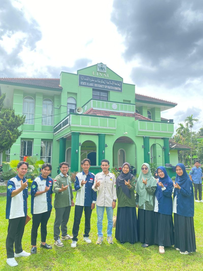 Para Ketua dan Pengurus Himpunan Mahasiswa Program Studi Pendidikan Agama Islam dari UIN Ar-Raniry, UINSU, dan IAIN Langsa berpose bersama usai pertemuan nasional yang membahas inovasi dan peningkatan kualitas Prodi PAI