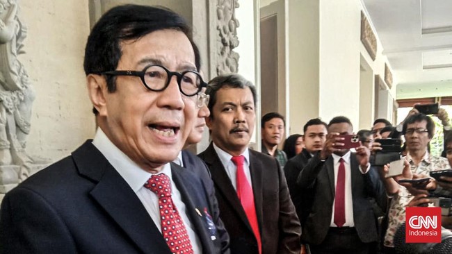 PDIP menggelar konferensi pers untuk menanggapi tindakan KPK yang mencegah Yasonna ke luar negeri, mempertanyakan alasan yang dianggap tidak jelas di balik keputusan tersebut.