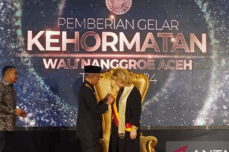 Momen bersejarah atau kontroversi? Wali Nanggroe Aceh dan Wakil Dubes Rusia berdampingan, menandai sebuah era baru dalam hubungan diplomatik yang penuh tantangan.
