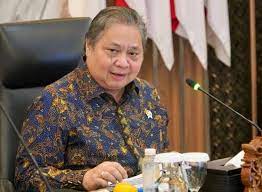 Menteri Koordinator Perekonomian Airlangga Hartarto mengungkapkan bahwa QRIS kini dapat digunakan di berbagai negara ASEAN tanpa dikenakan PPN 12%, dalam acara peluncuran EPIC Sale APRINDO di Tangerang.