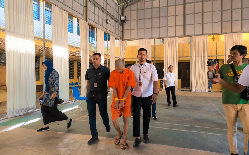 Rekonstruksi kasus pembunuhan Dhiyaul Fuadi oleh tersangka ZA (19) di lokasi kejadian, dihadiri kuasa hukum korban, penyidik, dan jaksa penuntut umum. (Foto: Dok. Polresta Banda Aceh)