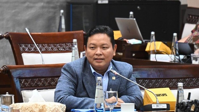 Dalam rapat penting, legislator mengungkapkan pandangannya tentang penerapan PPN 12% untuk barang mewah dan dampaknya terhadap sektor UMKM.
