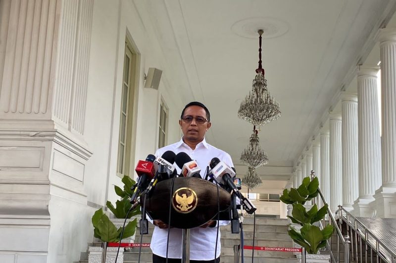 Menteri terkait mengumumkan peluncuran program Makan Bergizi Gratis yang menggandeng 190 dapur di 26 provinsi, sebagai langkah nyata untuk meningkatkan kesejahteraan masyarakat.