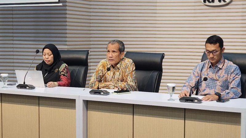 Deputi Pencegahan dan Monitoring KPK, Pahala Nainggolan, menjelaskan proses pelaporan LHKPN oleh pejabat Kabinet Merah Putih di Gedung Merah Putih KPK, Jakarta