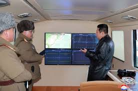 Kim Jong Un berbicara di depan publik, mengklaim keberhasilan uji coba rudal hipersonik yang disebut mampu melesat 12 kali kecepatan suara