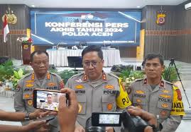 Kapolda Aceh Irjen Pol Achmad Kartiko memberikan keterangan terkait lonjakan kasus kejahatan terhadap perempuan dan anak yang meningkat drastis lebih dari 50 persen pada tahun 2024