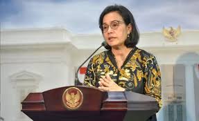Menteri Keuangan Sri Mulyani memberikan keterangan pers di Istana Negara terkait kebutuhan tambahan anggaran Rp100 triliun untuk program makan bergizi gratis yang ditargetkan menjangkau 82,9 juta penerima manfaat pada akhir 2025
