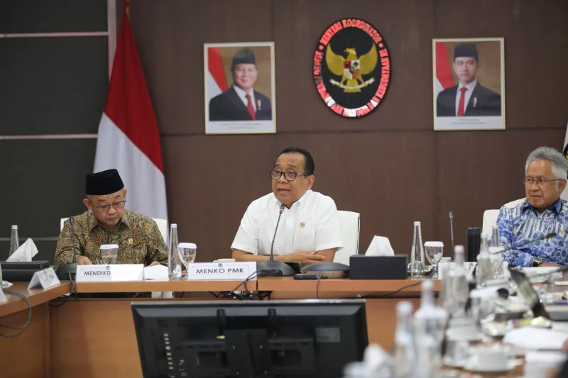 pertemuan antara Menteri Koordinator Bidang Pembangunan Manusia dan Kebudayaan (Menko PMK), Pratikno, dengan Menteri Pendidikan Tinggi, Sains, dan Teknologi (Mendiktisaintek) Prof. Satryo Soemantri Brodjonegoro, dalam upaya membahas implementasi pemberian tunjangan kinerja (tukin) bagi dosen ASN pada tahun 2025