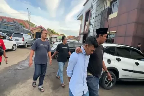 Polisi melakukan penyelidikan terkait kasus penggelapan dan penembakan yang melibatkan oknum TNI AL di Tol Tangerang-Merak