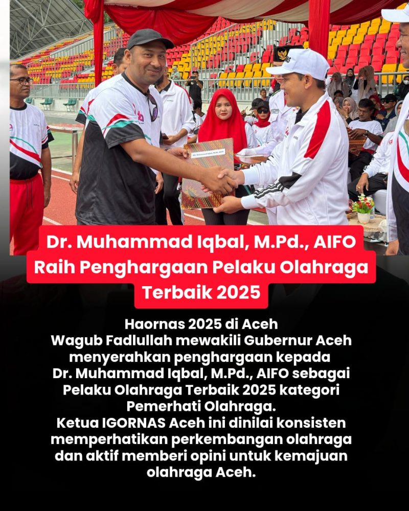 Ketua IGORNAS Aceh, Dr. Muhammad Iqbal, M.Pd., AIFO, menerima penghargaan Pelaku Olahraga Terbaik 2025 kategori Pemerhati Olahraga dari Wakil Gubernur Aceh, Fadlullah, pada peringatan HAORNAS di Banda Aceh, Selasa (9/9/2025).