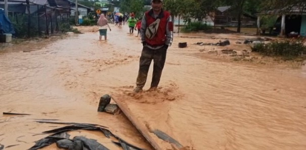 Kondisi perkampungan warga yang masih sulit di akses
