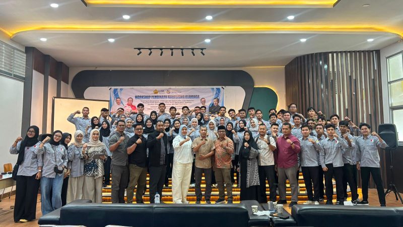 Sesi foto bersama setelah acara selesai sabtu, 20/6/2026 di Gedung Lama FKIP USK lantai 2.